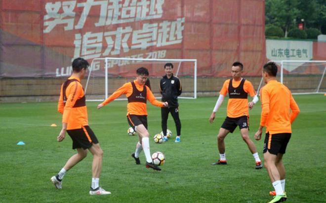 广发体育app官方下载-山东鲁能领先，客场击败广州富力继续占据首位